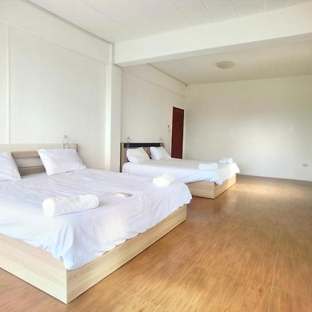 Готель 115 Townhouse Ban Khlong Krang Екстер'єр фото