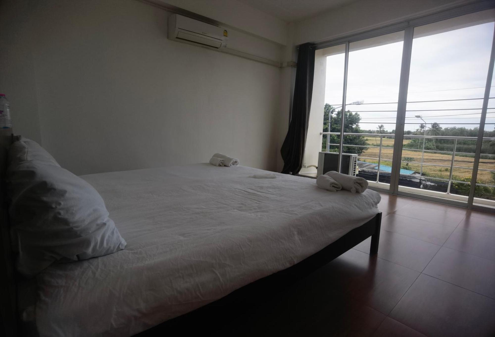 Готель 115 Townhouse Ban Khlong Krang Екстер'єр фото