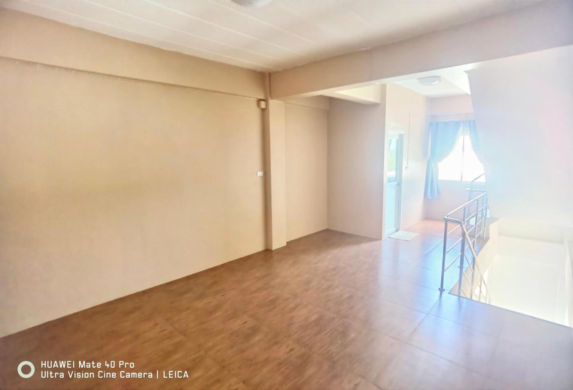 Готель 115 Townhouse Ban Khlong Krang Екстер'єр фото