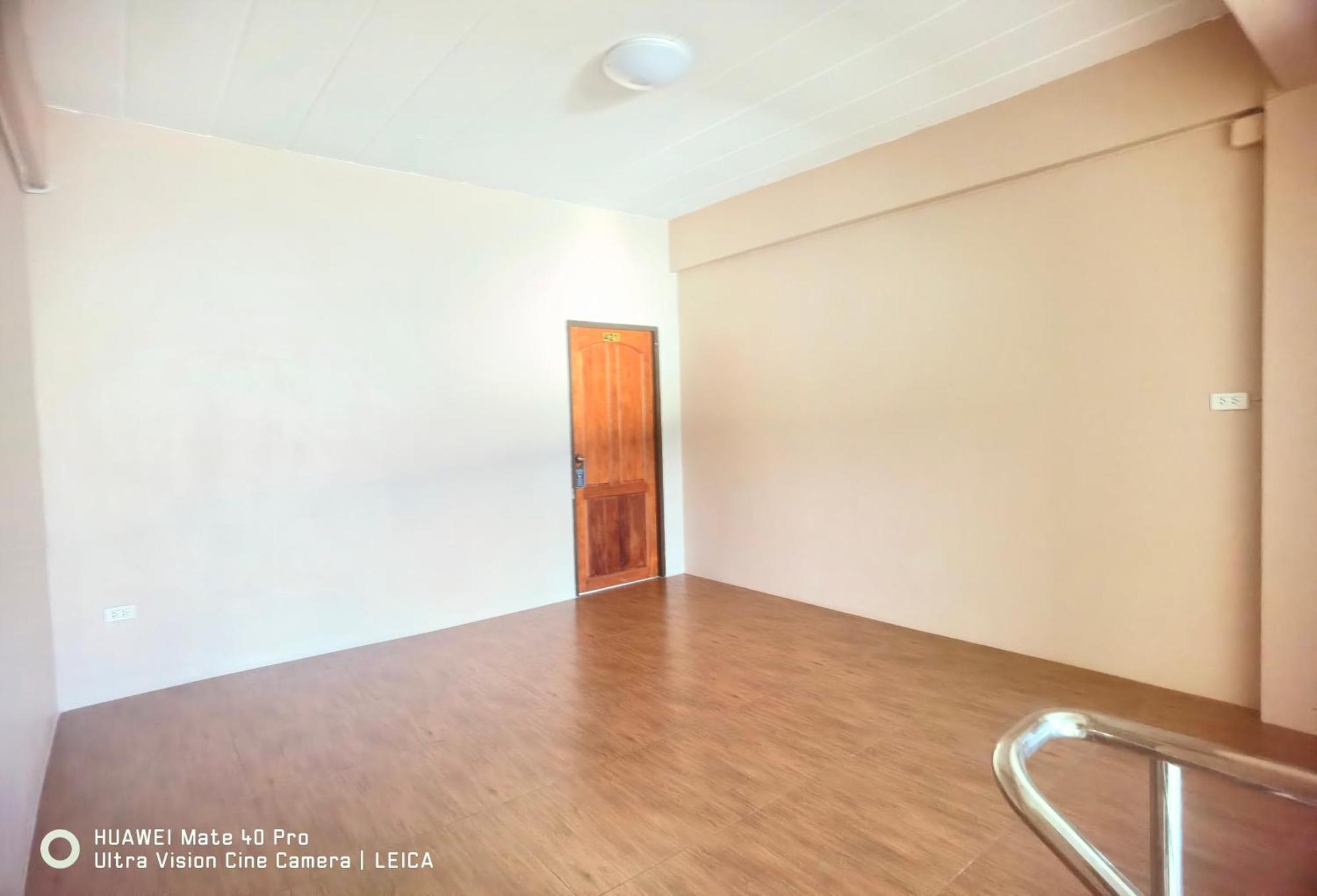 Готель 115 Townhouse Ban Khlong Krang Екстер'єр фото