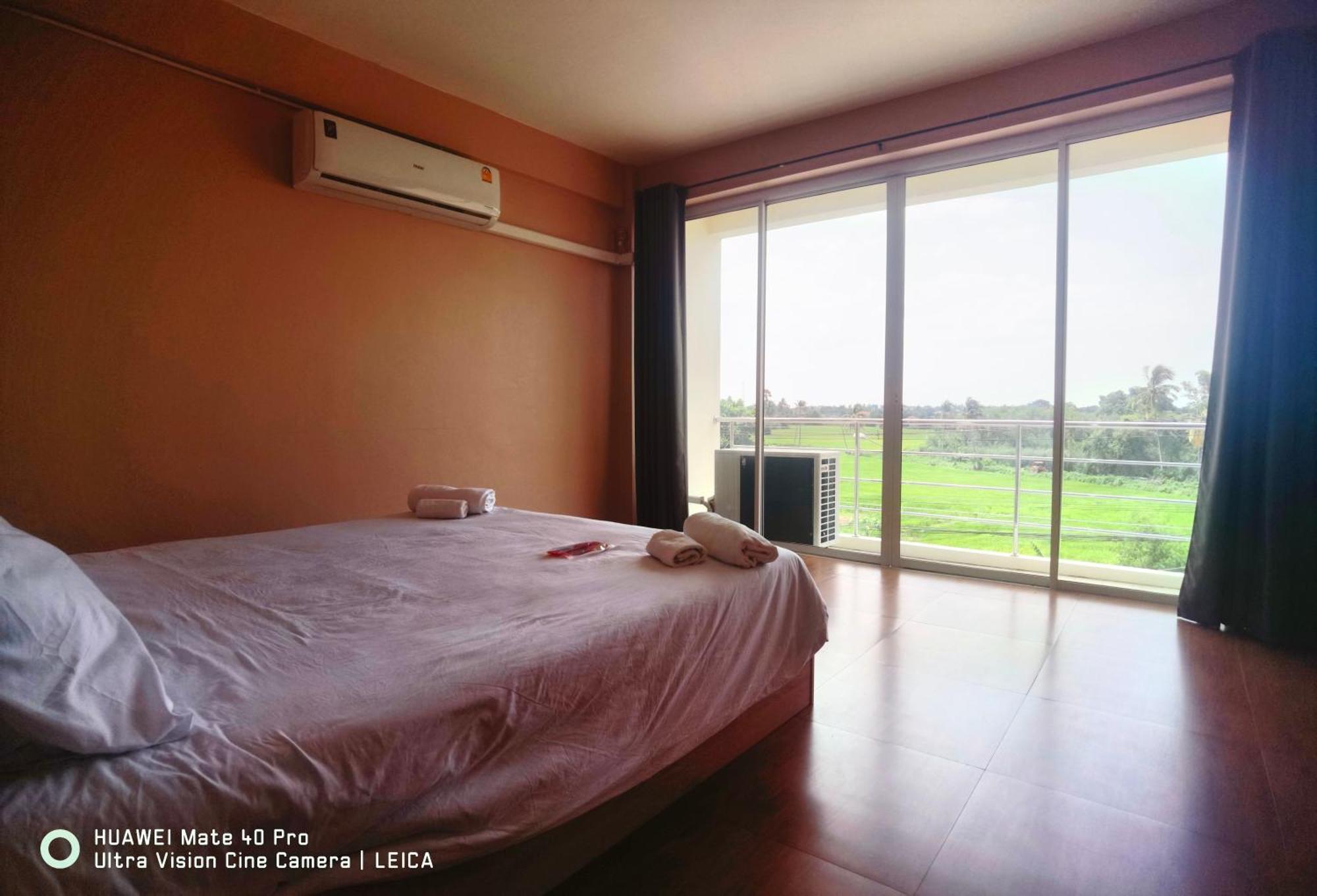 Готель 115 Townhouse Ban Khlong Krang Екстер'єр фото