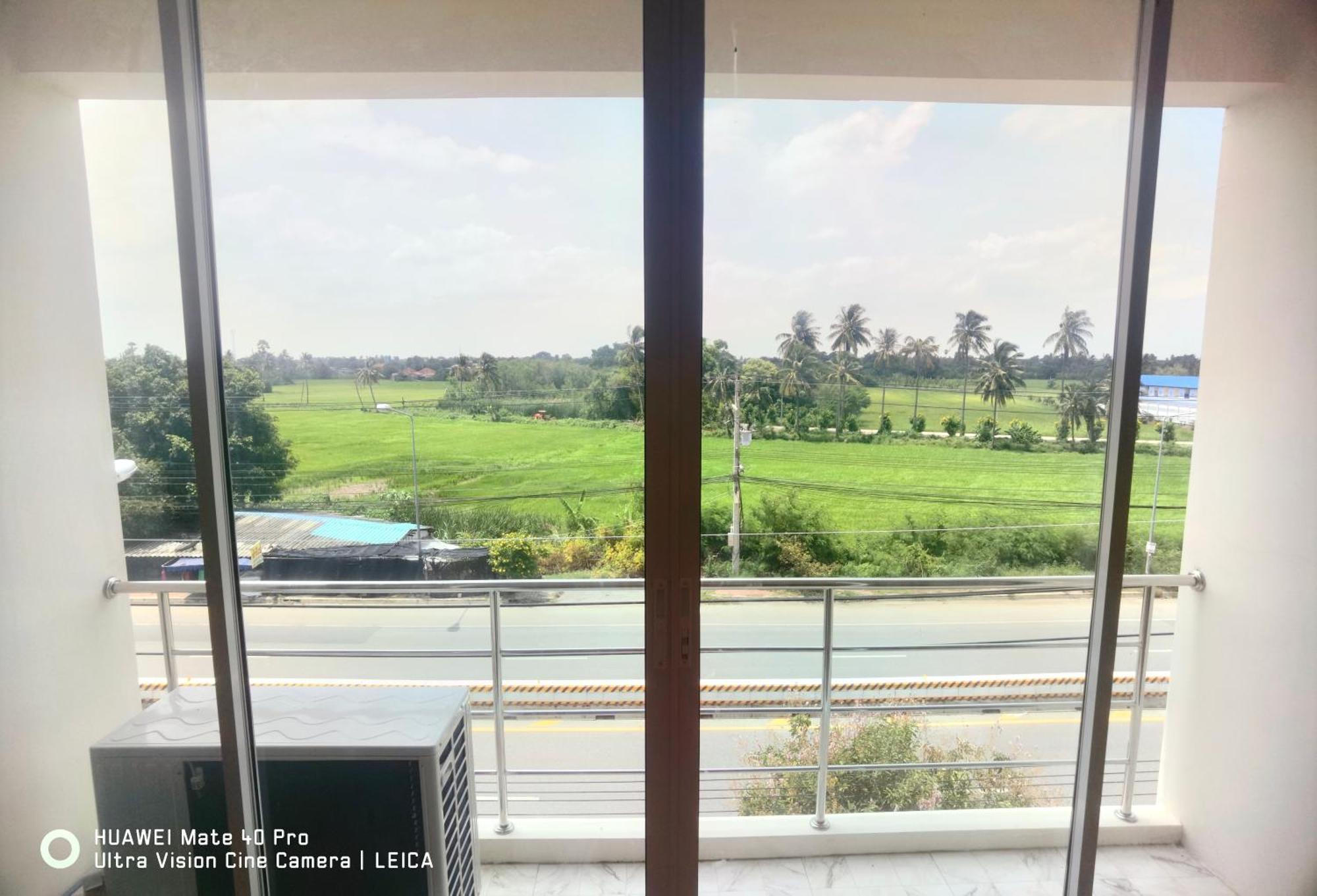 Готель 115 Townhouse Ban Khlong Krang Екстер'єр фото