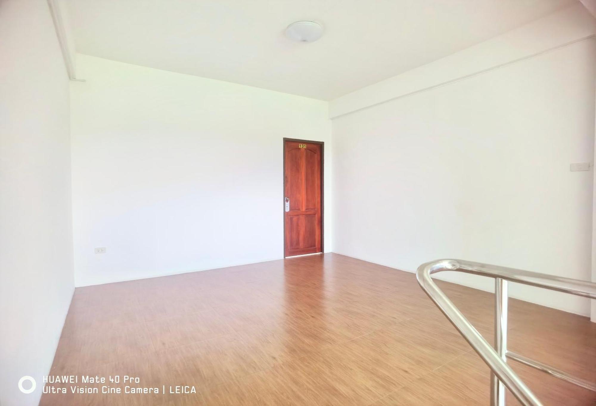 Готель 115 Townhouse Ban Khlong Krang Екстер'єр фото
