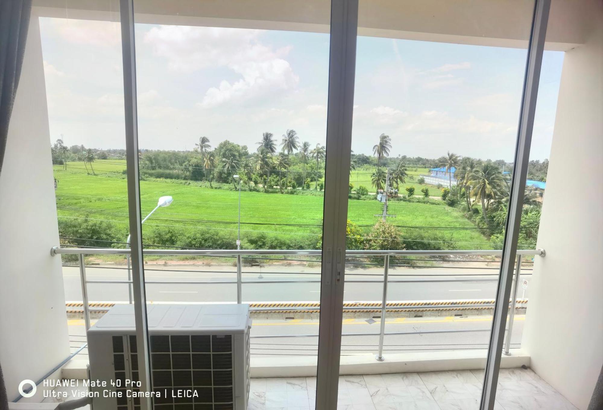 Готель 115 Townhouse Ban Khlong Krang Екстер'єр фото
