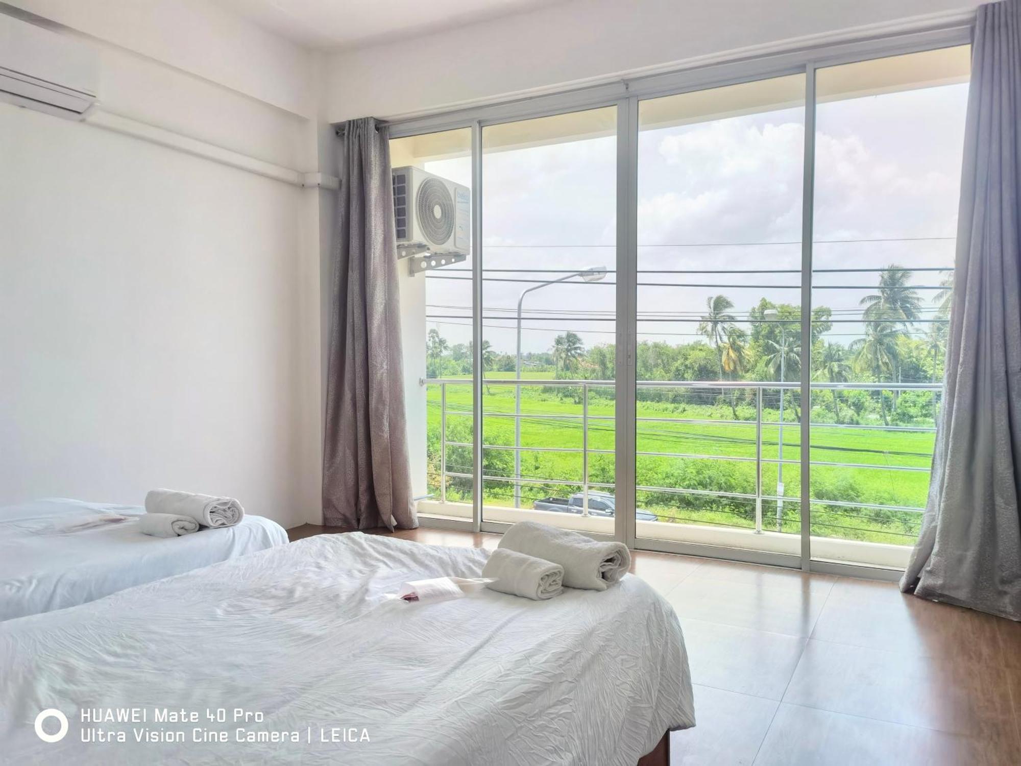 Готель 115 Townhouse Ban Khlong Krang Екстер'єр фото