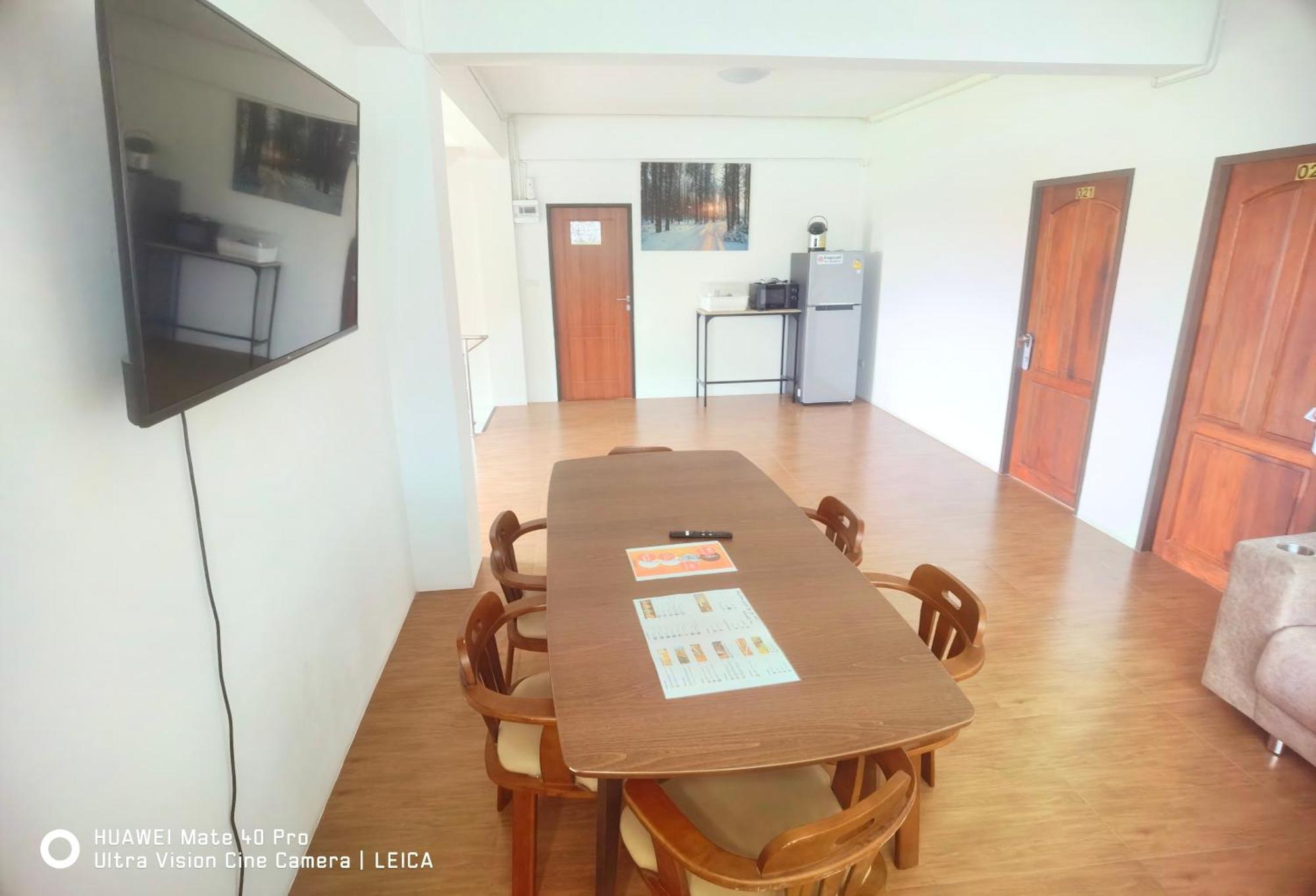 Готель 115 Townhouse Ban Khlong Krang Екстер'єр фото