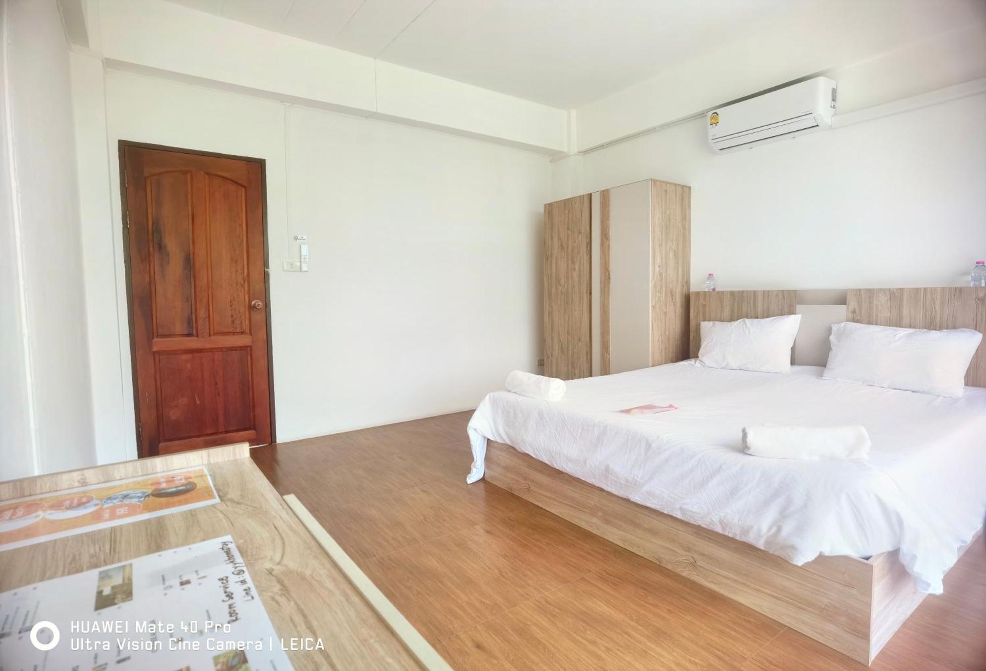 Готель 115 Townhouse Ban Khlong Krang Екстер'єр фото