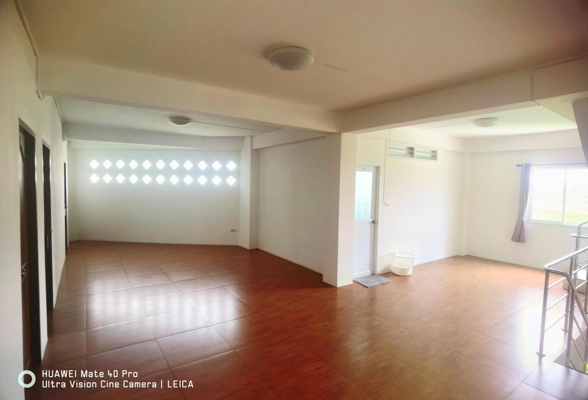 Готель 115 Townhouse Ban Khlong Krang Екстер'єр фото