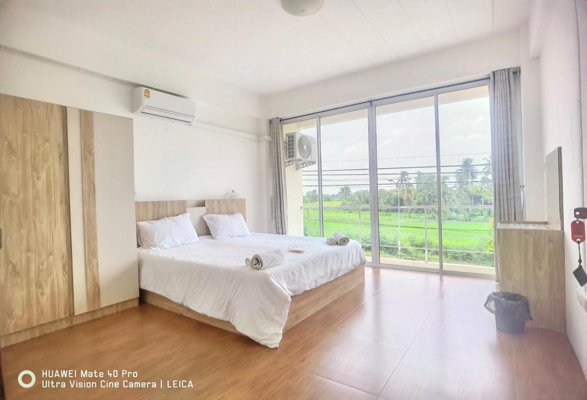 Готель 115 Townhouse Ban Khlong Krang Екстер'єр фото