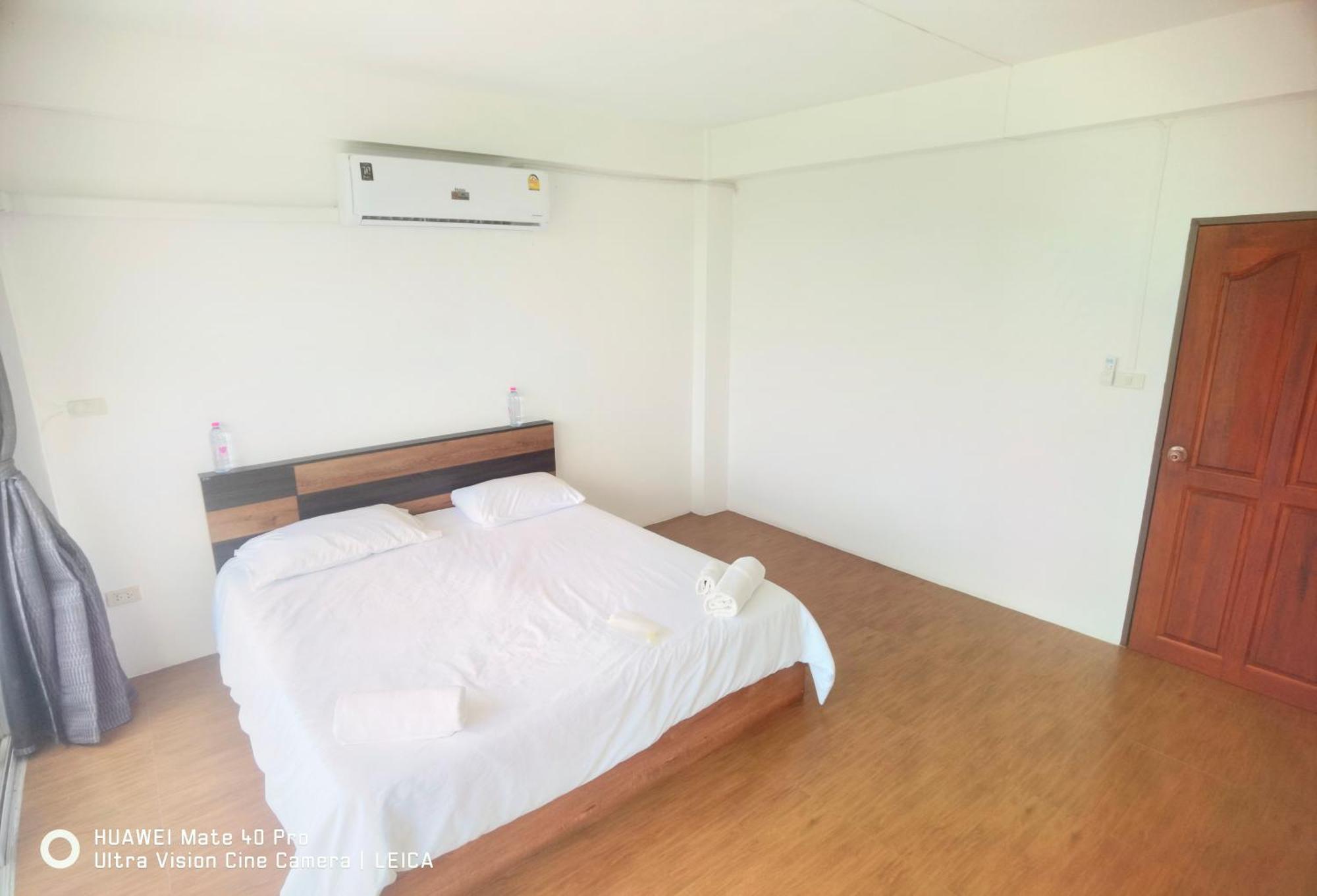 Готель 115 Townhouse Ban Khlong Krang Екстер'єр фото