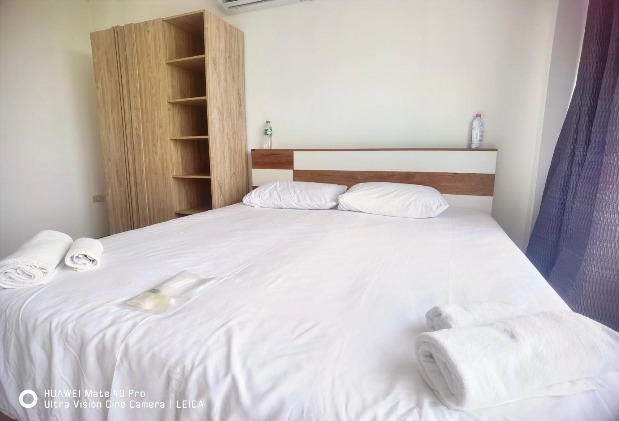 Готель 115 Townhouse Ban Khlong Krang Екстер'єр фото