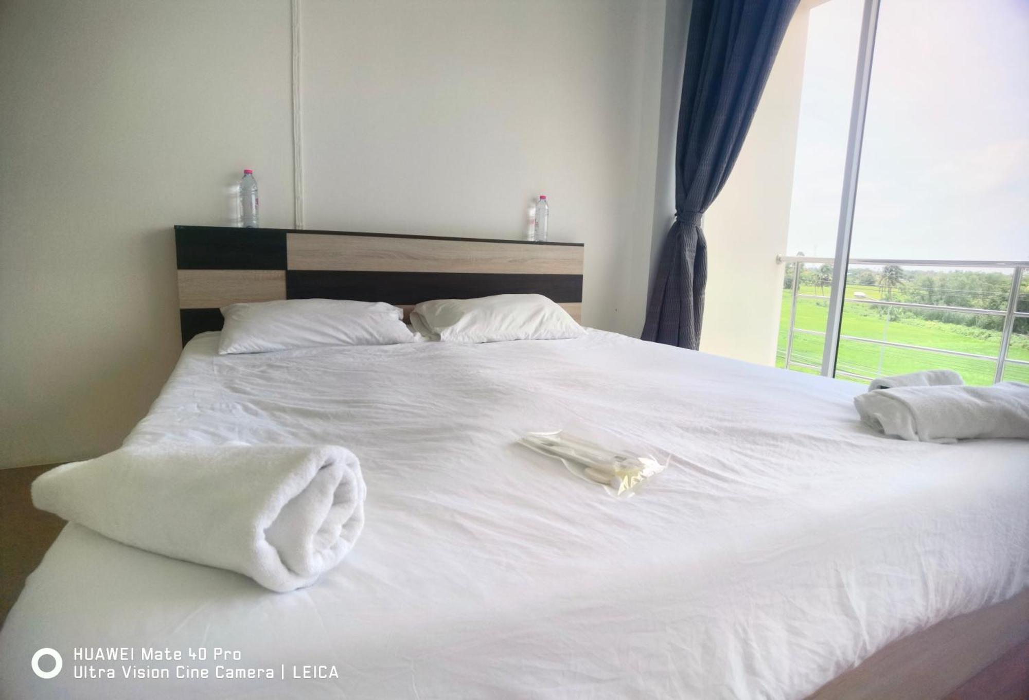 Готель 115 Townhouse Ban Khlong Krang Екстер'єр фото