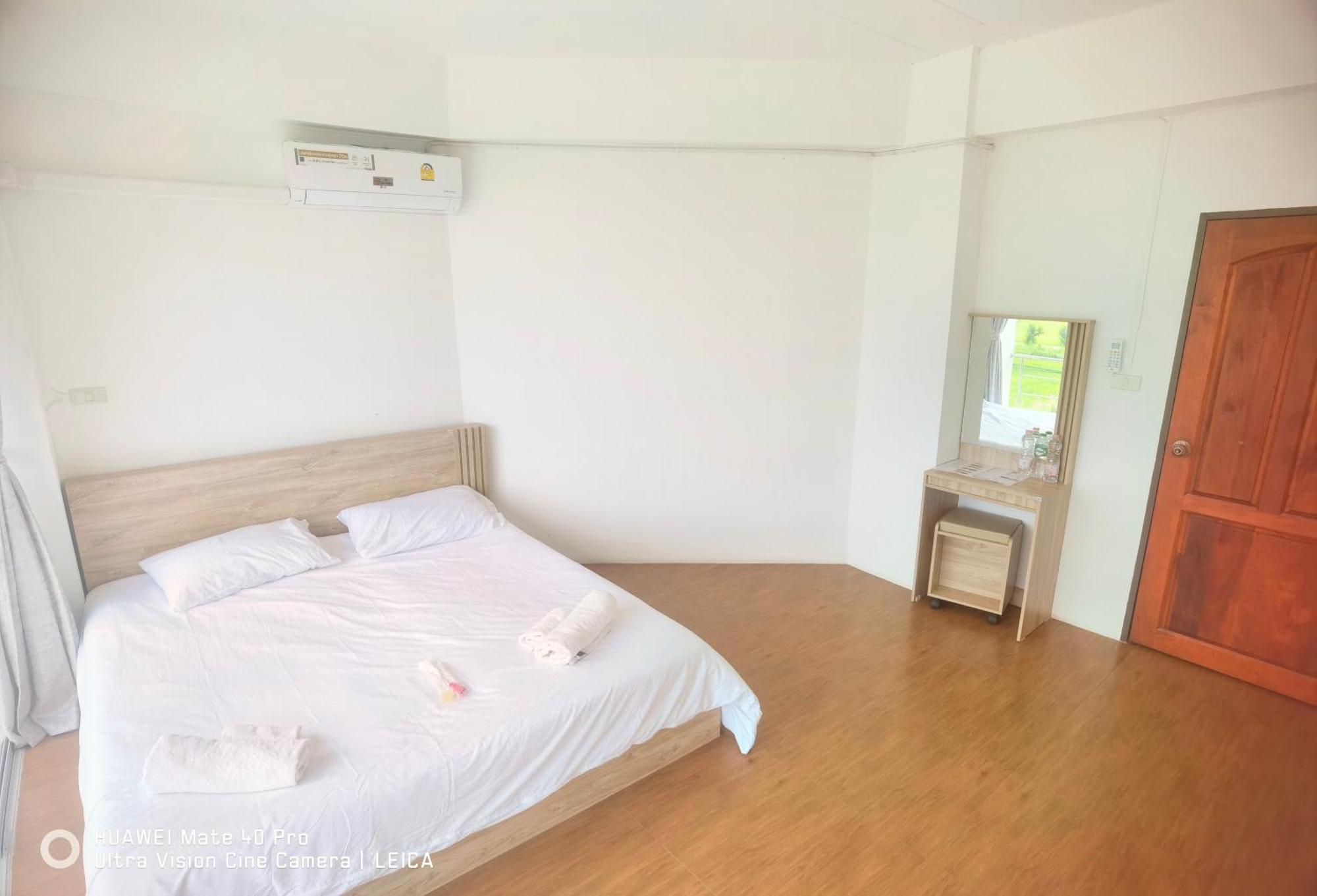 Готель 115 Townhouse Ban Khlong Krang Екстер'єр фото