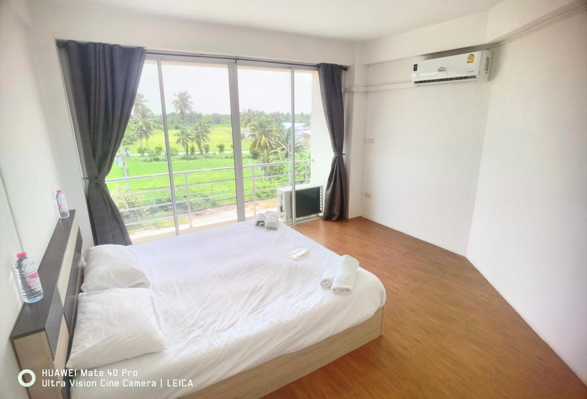 Готель 115 Townhouse Ban Khlong Krang Екстер'єр фото