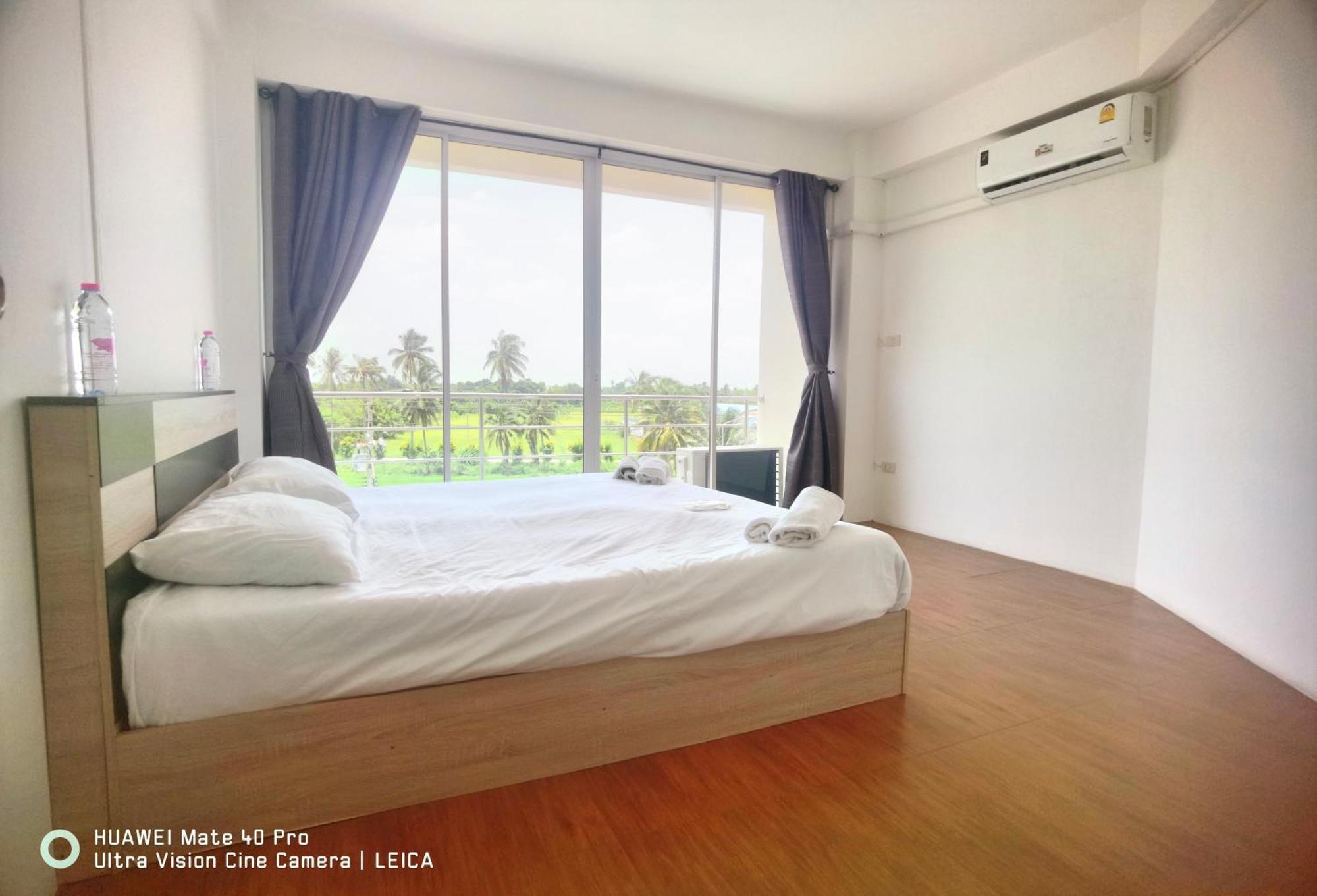 Готель 115 Townhouse Ban Khlong Krang Екстер'єр фото