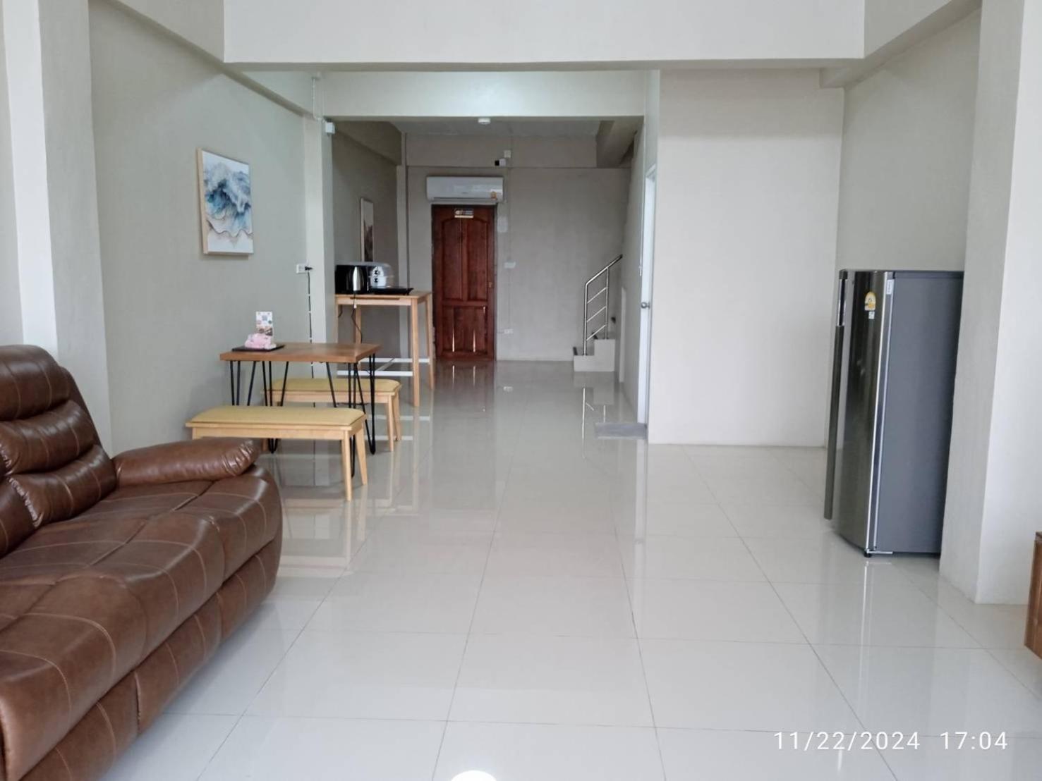 Готель 115 Townhouse Ban Khlong Krang Екстер'єр фото
